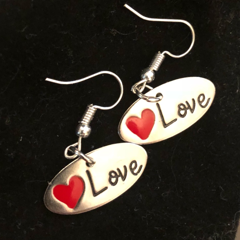 Love ❤️ Love fish hook earrings ❤️ - Picture 2 of 3